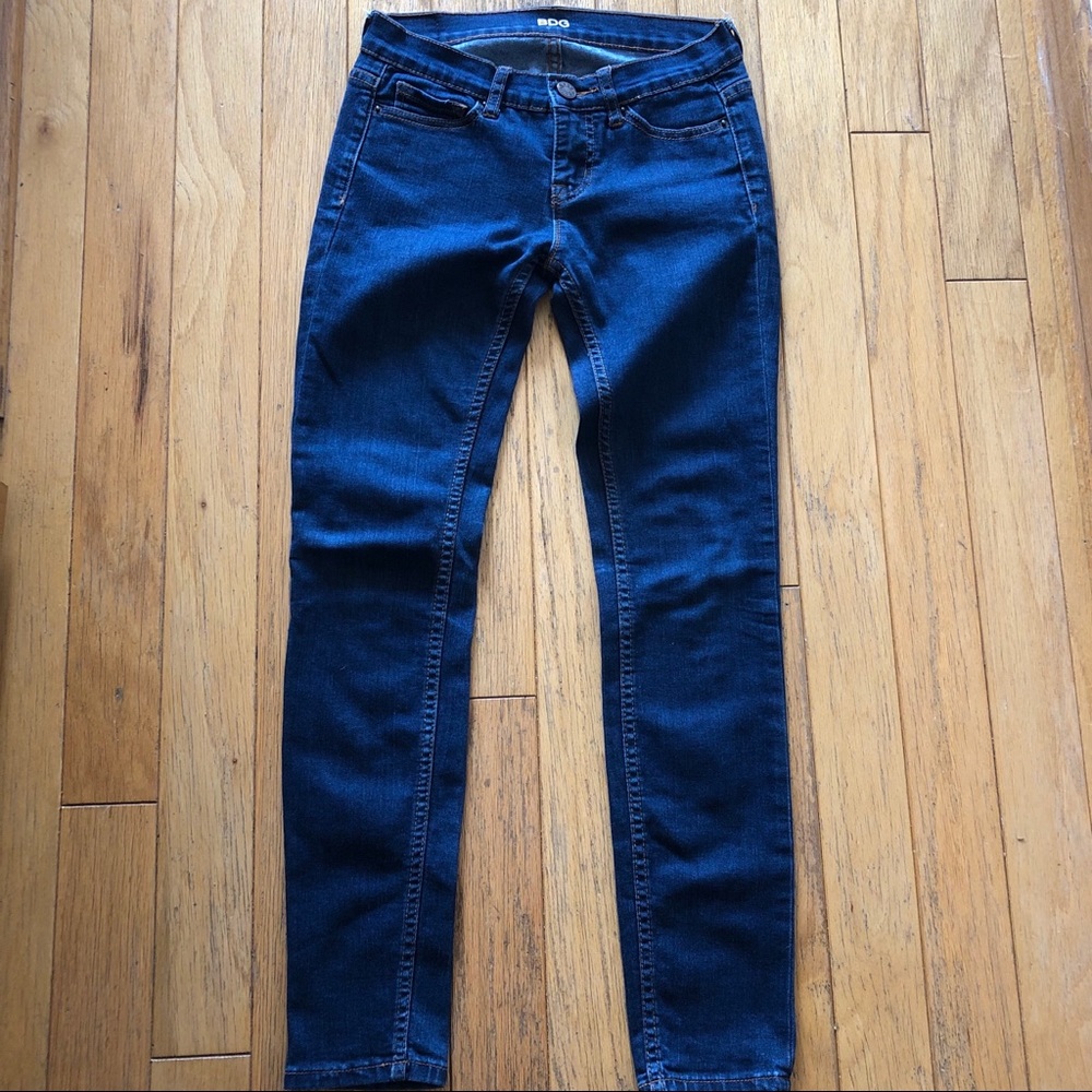BDG mid-rise cigarette ankle jeans